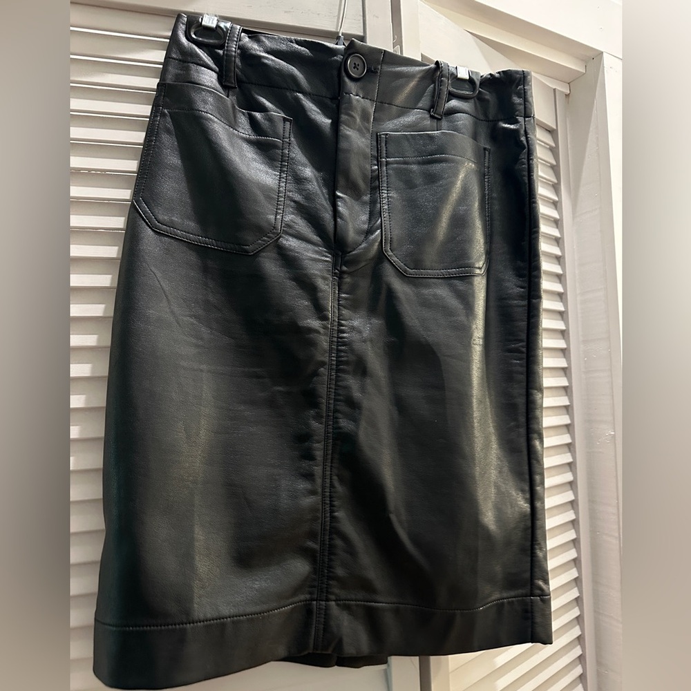 Elegant Black VEGAN (p)Leather Skirt ANTHROPOLOGIE